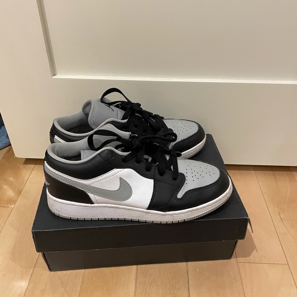 Jordan 1 low black grey women’s 8